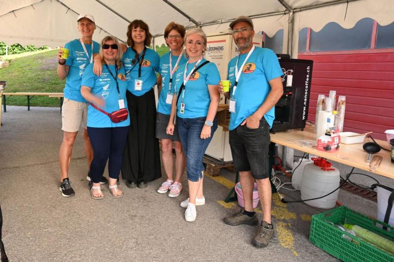 Equipe-de-la-cantine-RMA_8248
